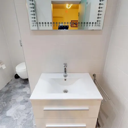 A Lovely 2 Bedroom Apartment In The Heart Of Sofia Exterior photo